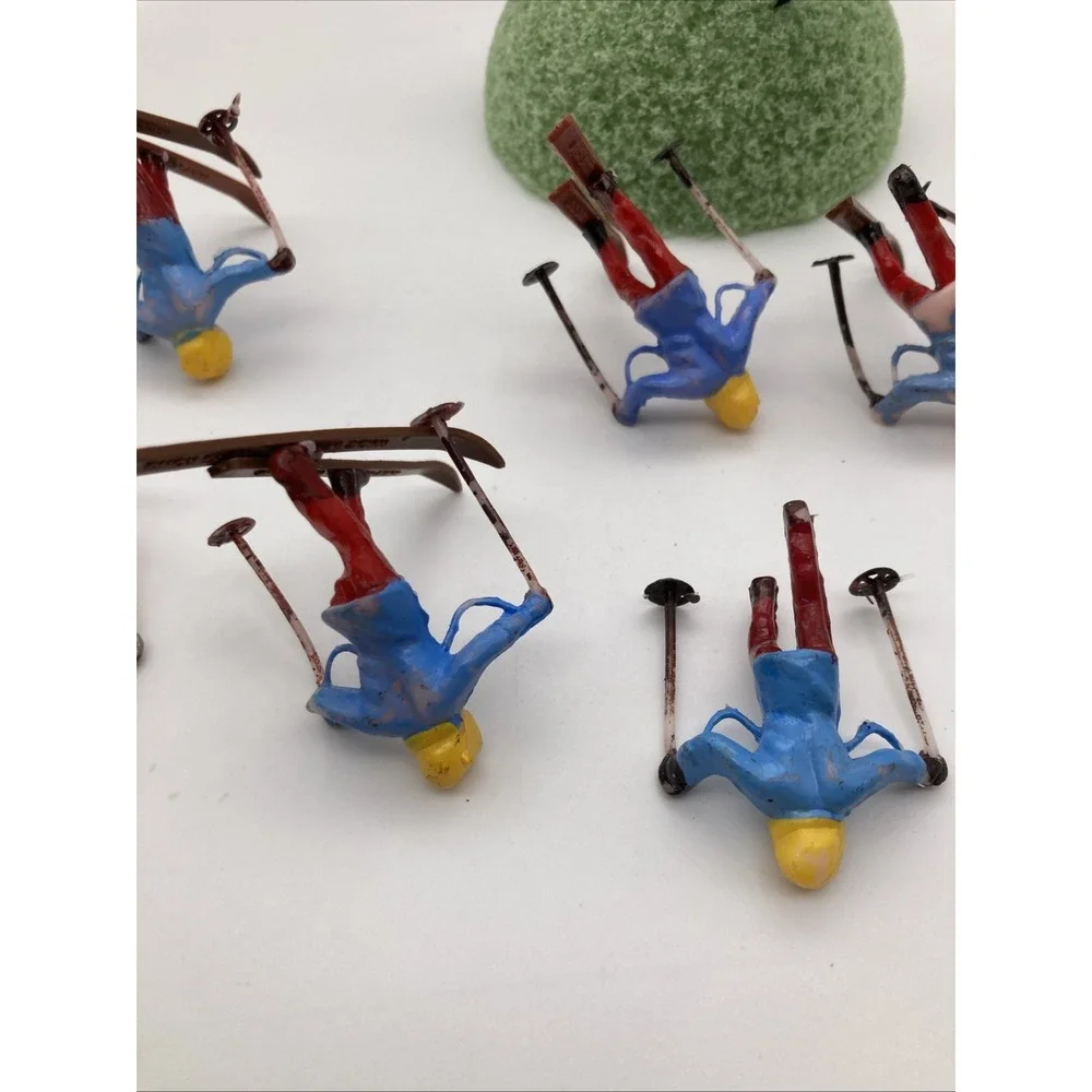 Vintage Set Of 6 Skiers 4 Trees Plastic Cake Topper  Made in Hong Kong Retro